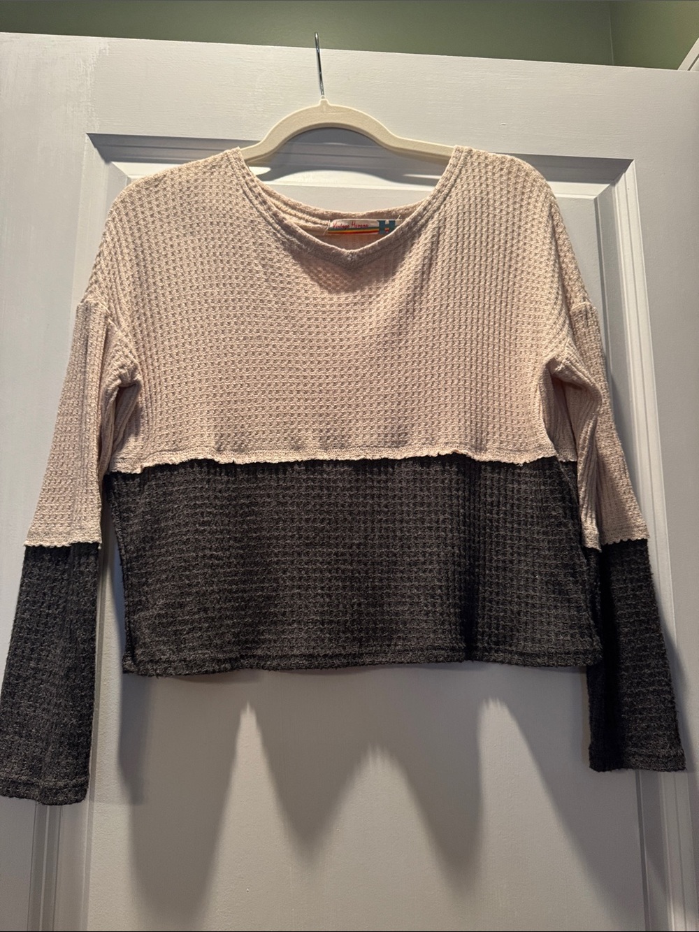 Vintage Havana Two-Tone Waffle Knit Long Sleeve Top in Cream and Charcoal
